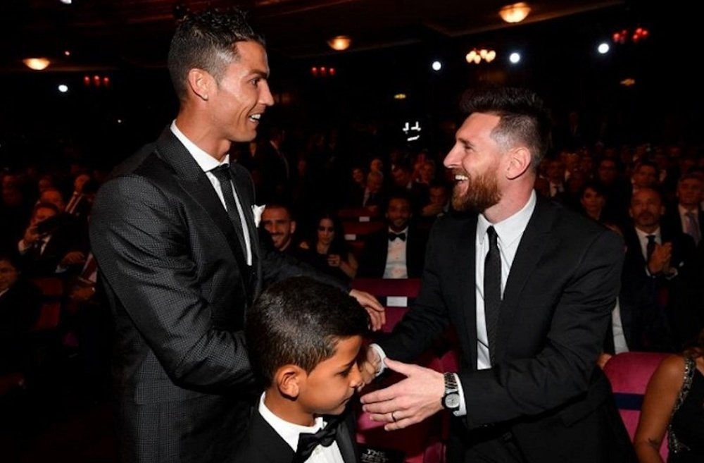 Realmente estos dos tipos nos mal acostumbraron demasiado. Las galas del Balón de Oro ahora son aburridisimas.