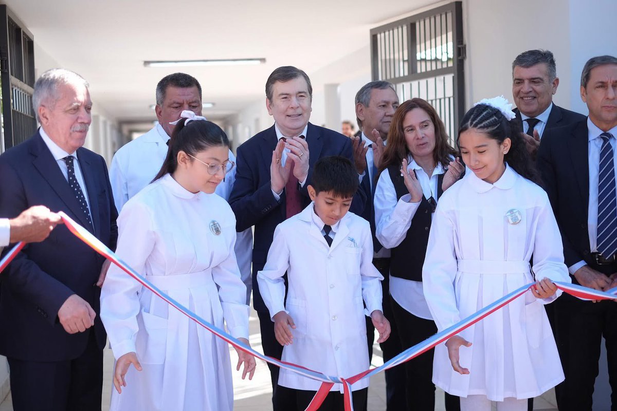 GZamoraSDE's tweet photo. Hoy, en Campo Gallo, inauguramos el renovado edificio de la Escuela Nº 913 “Pedro Edgardo Giachino”; 12 vivien sociales, y 10 cuadras de pavimento (de 
20 que se están construyendo) entre otras mejoras en esa ciudad. https://t.co/iWzkXvHfU6