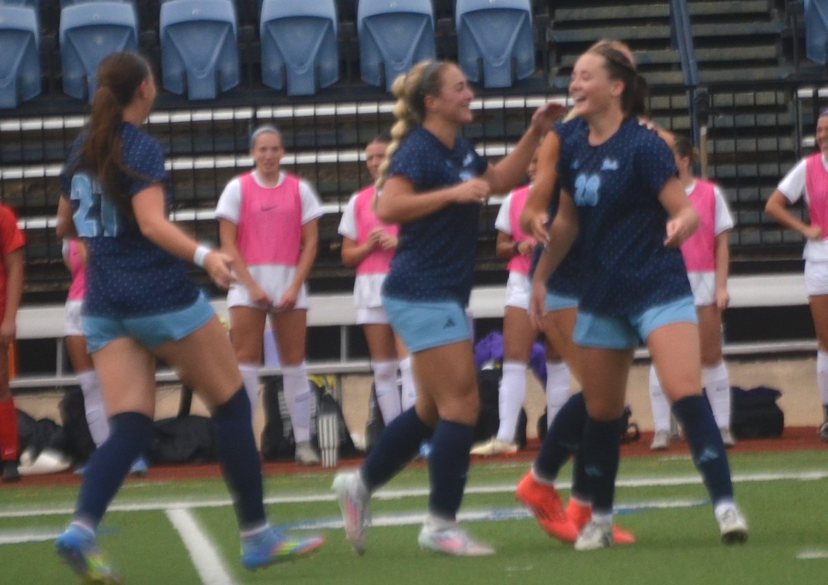 TopSports.news (@topsportsn) on Twitter photo . <a href="/TopsportsN/">TopSports.news</a> A1 Lock & Key Performers. <a href="/IchabodVB/">Washburn Volleyball</a>'s Austin Broadie, <a href="/SilverLakeFB/">Silver Lake Football</a>'s <a href="/dajohn_11/">Dayne Johnson</a>, <a href="/Seaman_Vikings/">Seaman Football</a>' Cade Ketter and Quentin Moravec, <a href="/HPHSATHLETICS/">HPHS Scots of Topeka Ks</a>' JoJo Kingcannon and <a href="/IchabodWSOC/">Washburn Soccer</a>'s Shaye Taylor. ...
loom.ly/etTGeVg . <a href="/TopsportsN/">TopSports.news</a> A1 Lock & Key Performers. <a href="/IchabodVB/">Washburn Volleyball</a>'s Austin Broadie, <a href="/SilverLakeFB/">Silver Lake Football</a>'s <a href="/dajohn_11/">Dayne Johnson</a>, <a href="/Seaman_Vikings/">Seaman Football</a>' Cade Ketter and Quentin Moravec, <a href="/HPHSATHLETICS/">HPHS Scots of Topeka Ks</a>' JoJo Kingcannon and <a href="/IchabodWSOC/">Washburn Soccer</a>'s Shaye Taylor. ...
loom.ly/etTGeVg