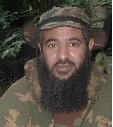 🔴 Kafkasya İslam Emirliği İslam Mahkemesi kadılarından, Libyalı Süleyman Osman Uhveyde 13 yıldır Rusya’nın elinde esir.

❗️Uhveyde'nin, hapishanede gördüğü işkenceler neticesinde akıl sağlığını kaybettiği bildirildi.

Uhveyde’nin cihad yolculuğu 1988’de Sovyetler Birliği’ne