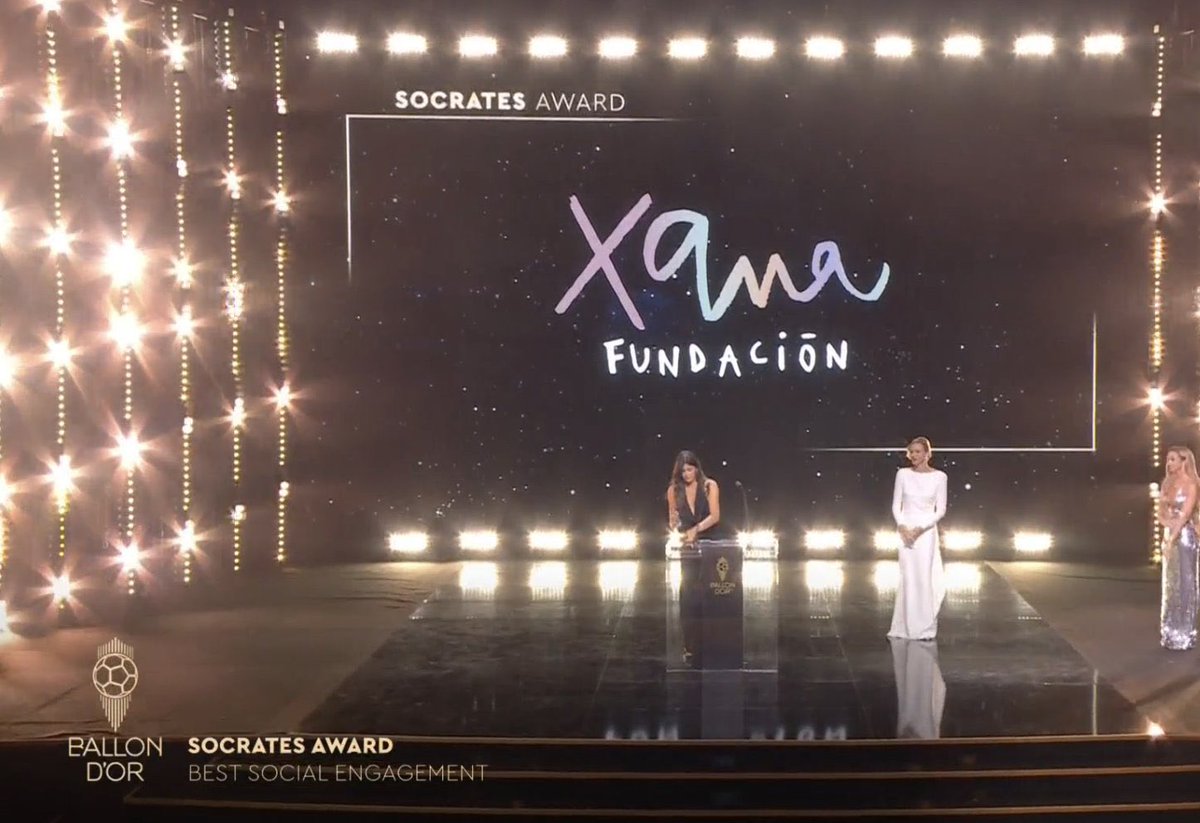 MediaParisien's tweet photo. 😍 La fondation Xana remporte le prix Socrates ! 

#ballondor https://t.co/h9NWvm2xME