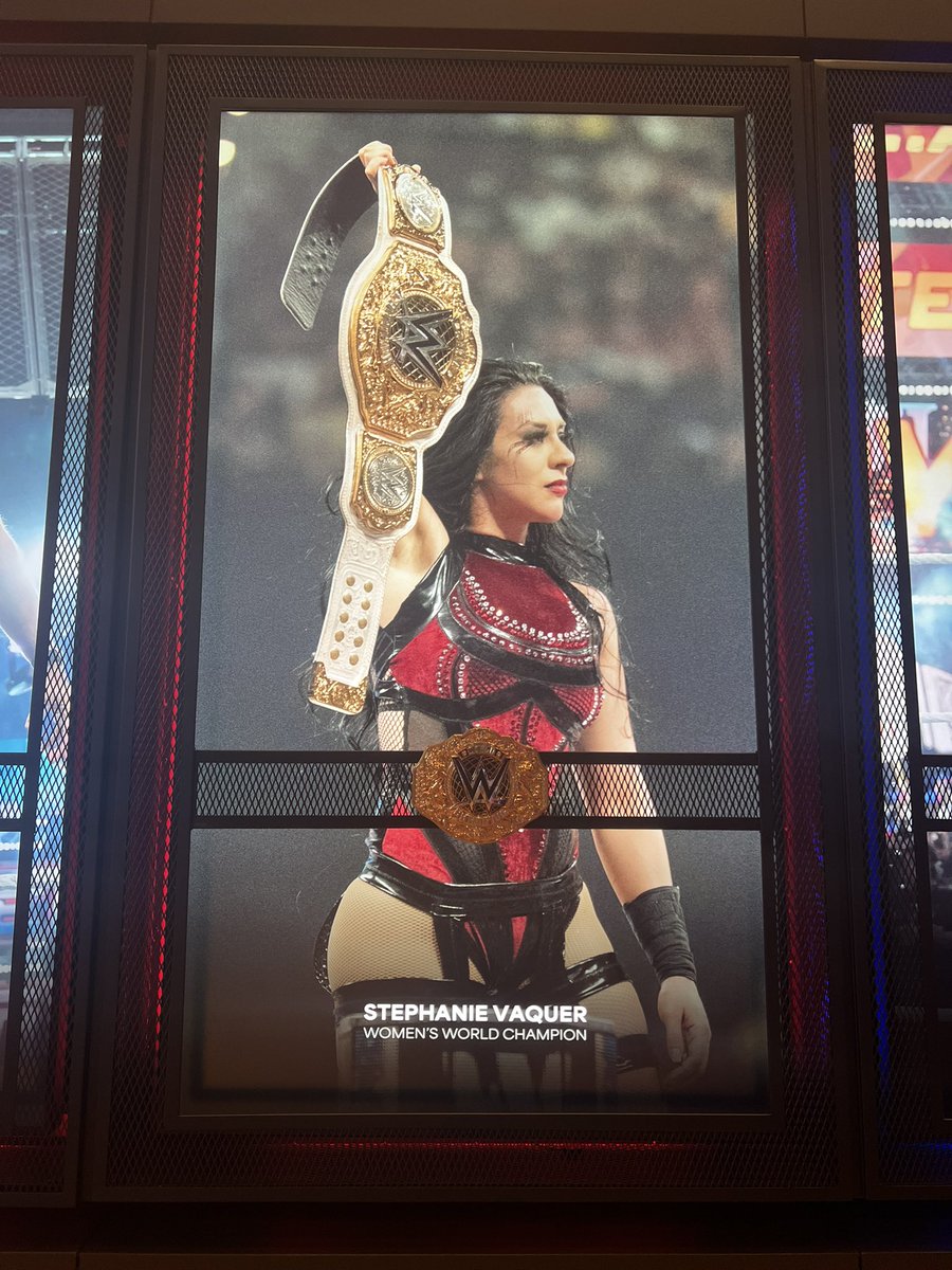 Stephanie Vaquer ya forma parte del Salón de los campeones de la #WWE. Se siente el orgullo de ver a La Primera romper barreras y hacer historia. Nuestra nueva campeona del mundo. 🇨🇱🔥

<a href="/Steph_Vaquer/">Stephanie Vaquer</a>