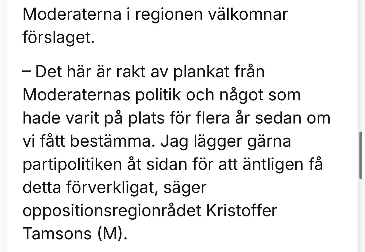 Det är välkommet att Socialdemokraterna nu sluter upp bakom Moderaternas krav på rödflaggade adresser för ambulansförare. Här kan trots allt partipolitik läggas åt sidan för något viktigare: vårdens medarbetare.