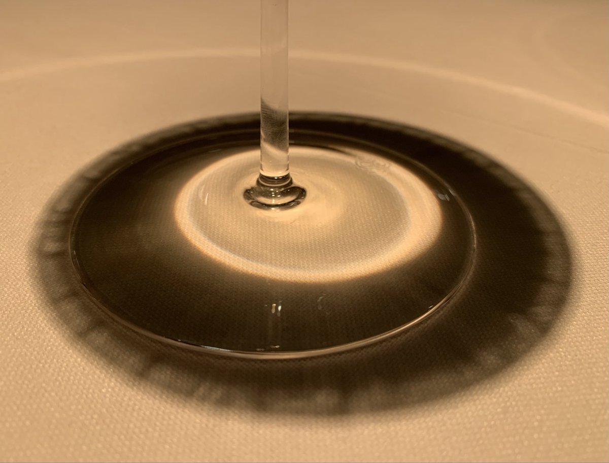 Lic_Rovere's tweet image. En @gofiomadrid han ampliado la carta de vinos, que ahora tiene un muy buen puñado de opciones además de los vinos canarios y los champanes. 

Pero sigo pensando que lo mejor es refocilarse en su selección de vinos canarios -seguramente, única en la ciudad. 

¡Grande, Alberto M.!