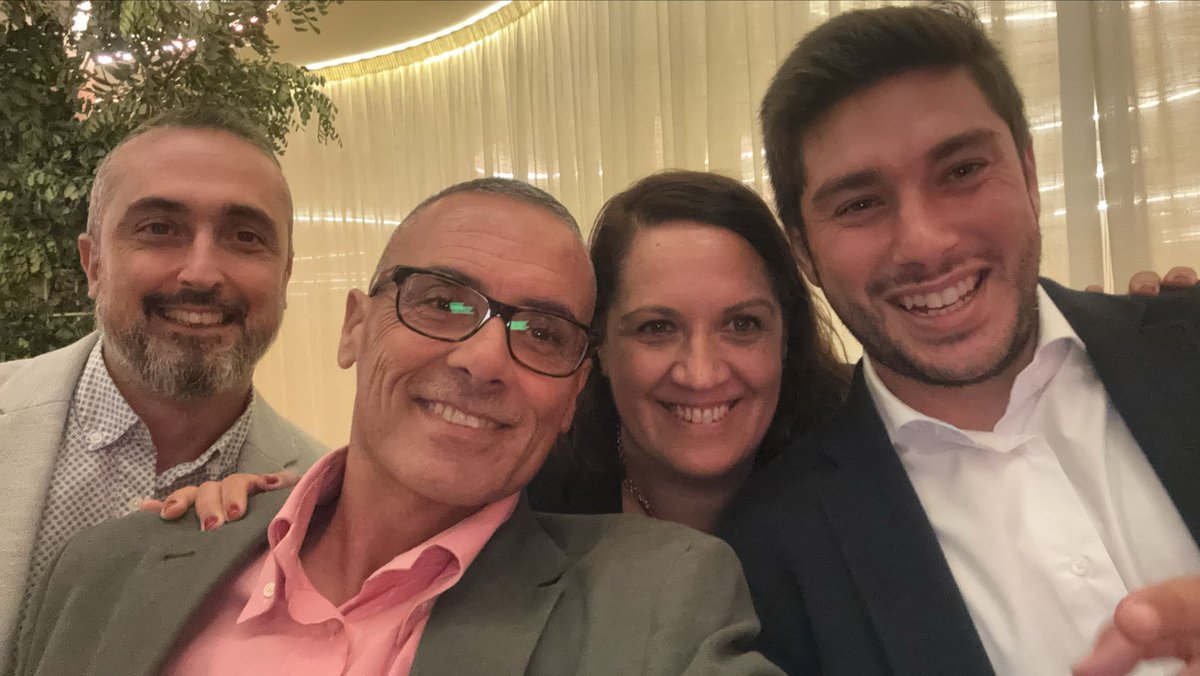 👉Hoy el presidente de la FAVCAC @tomas_s_o_ , el tesorero, Luis Ibáñez y la vocal de relaciones institucionales @monnika75 han acudido al reconocimiento al ingeniero, Antonio Mestre, director de operaciones de activos industriales de Repsol en la Península Ibérica.