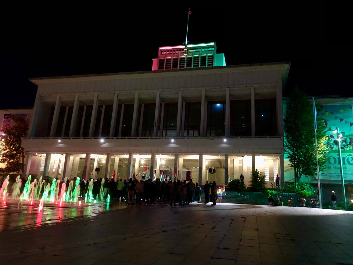brestinsoumise's tweet image. Ce soir, les couleurs de la #palestine🇵🇸 illuminent l&apos;Hôtel de Ville de #brest !
La reconnaissance de la Palestine n&apos;est que la 1ère étape vers la libération du peuple palestinien !

@pycadalen @Christophe_Owd @CecileB29
