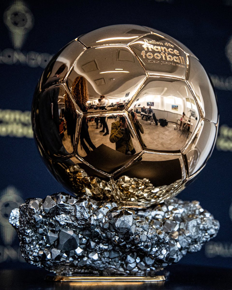 أتوقع الكرة الذهبية،
1- عثمان ديمبيلي
2- رافينيا 
3- لامين يامال
4- فيتينيا 
5- اشرف حكيمي 
6- كليان امبابي 
7- محمد صلاح
8- جيانلويجي دوناروما
9- نونو مينديش 
10- ديزري دوي