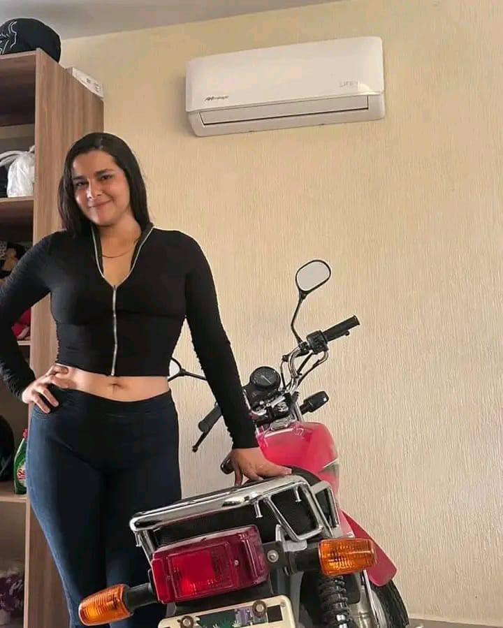 JaliscoRojo's tweet image. En la colonia Quintas del Valle en Tlajomulco una mujer identificada como Daniela Gómez, acudió abordo de una motocicleta a buscar otra  motocicleta que le robaron 2 sujetos que dijeron ser del CJNG y ella desapareció, familiares comparten la última ubicación de ambas motos.