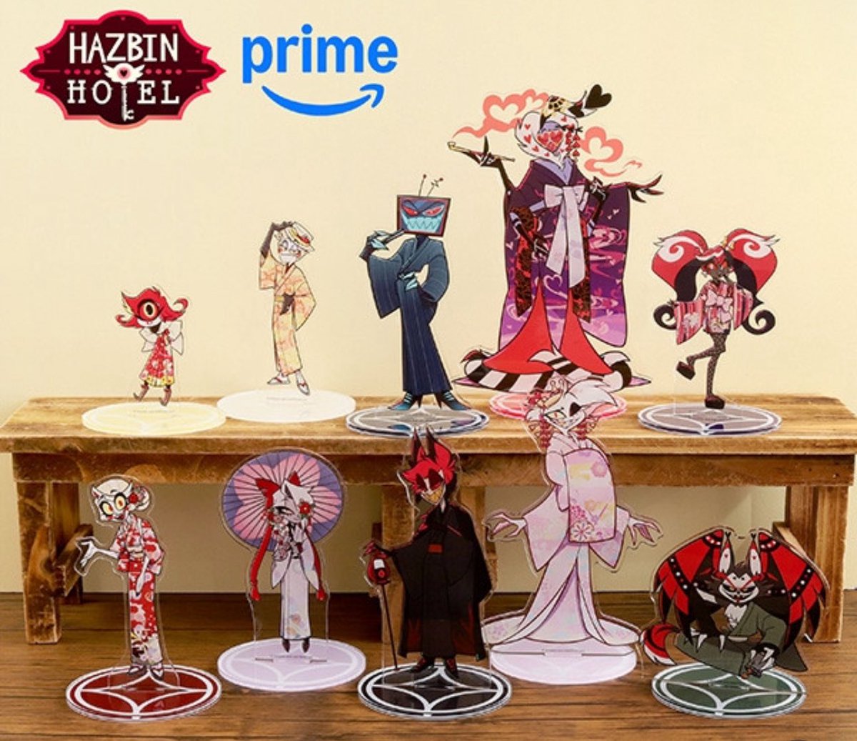 RT @MelleDraws: Maid cafe and traditional costumes merch in the