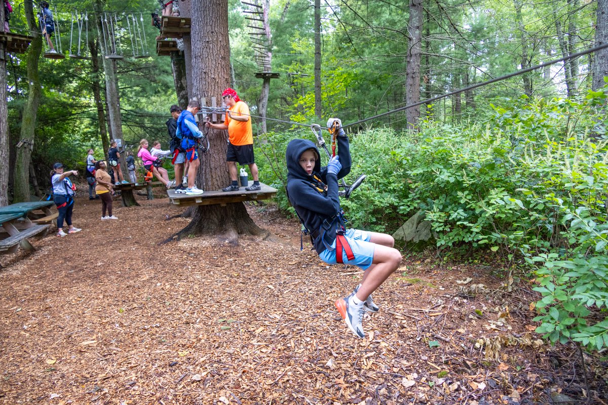 thayeracademy's tweet image. Our 5th grade students kicked off the school year with an exciting team day at TreeTop Adventures in Canton! #ThayerAcademy #TeamDay #TreeTopAdventures
