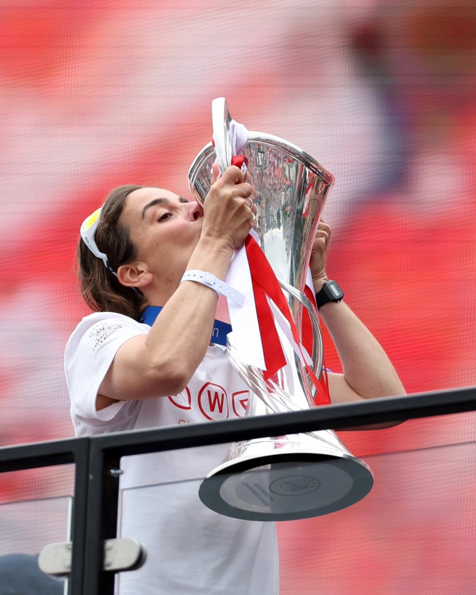 ballon d’or is so boring anyway let’s have a look at this beauty again