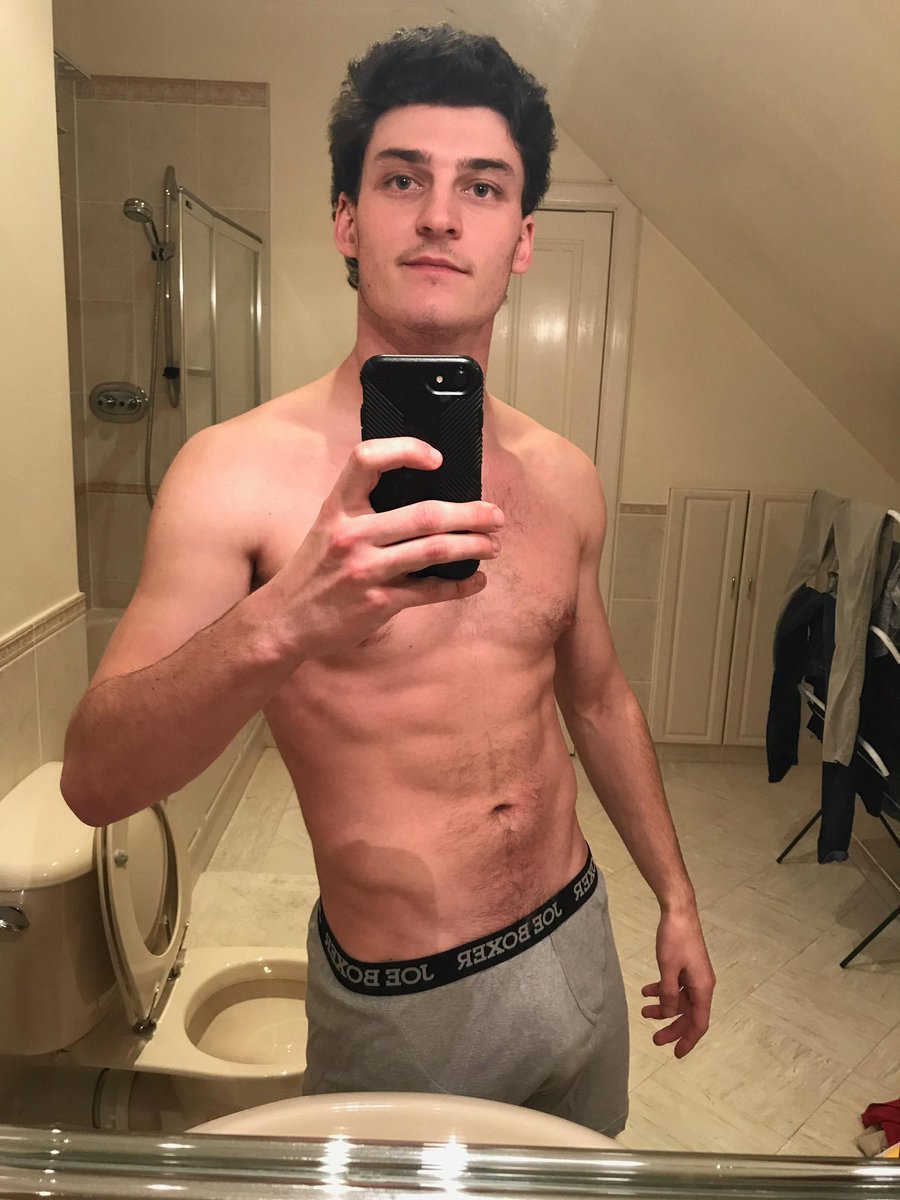 jakelmillerxxx's tweet photo. Drop to your knees and worship your king 😉 https://t.co/J97Kz9DnnC