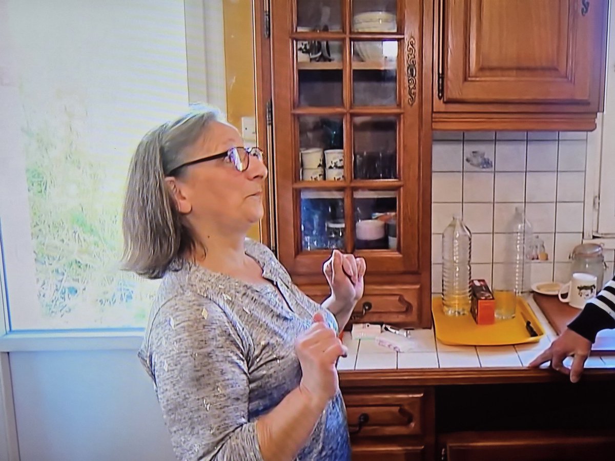 kg_steph's tweet image. Elle est completement perchée 😭#adp #adp2025 #adp25