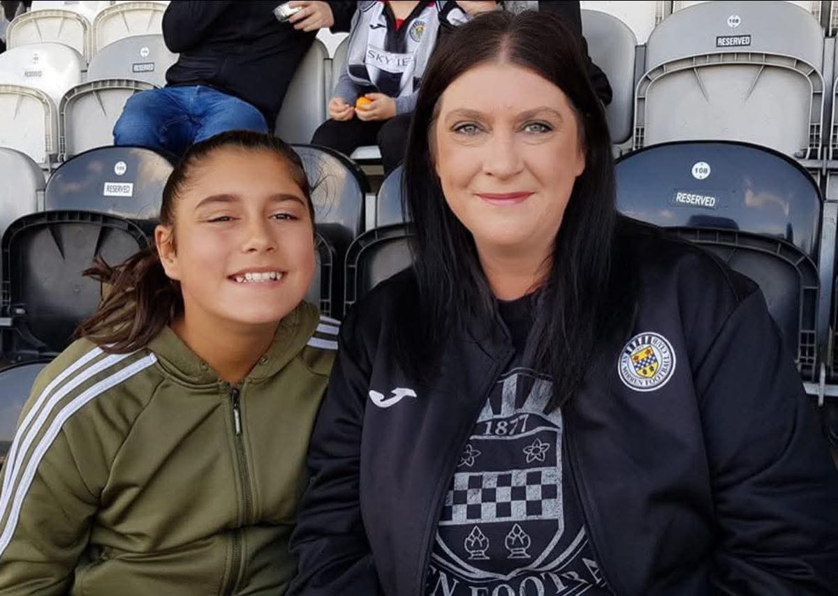 laurabrown1877's tweet photo. There will be a minutes applause on the 51st min on Saturday at our home game against Dundee for Karen Singh, who sadly passed away earlier this month after a courageous battle with cancer. Karen would've been 51 on Saturday, so fitting that we have an applause on the 51st min. https://t.co/wvcN6fcIm1
