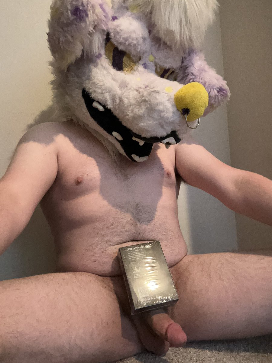 I got sent a lovely gift~ rt if I should do a demonstration~ 

#nsfwtwt #murrsuit
