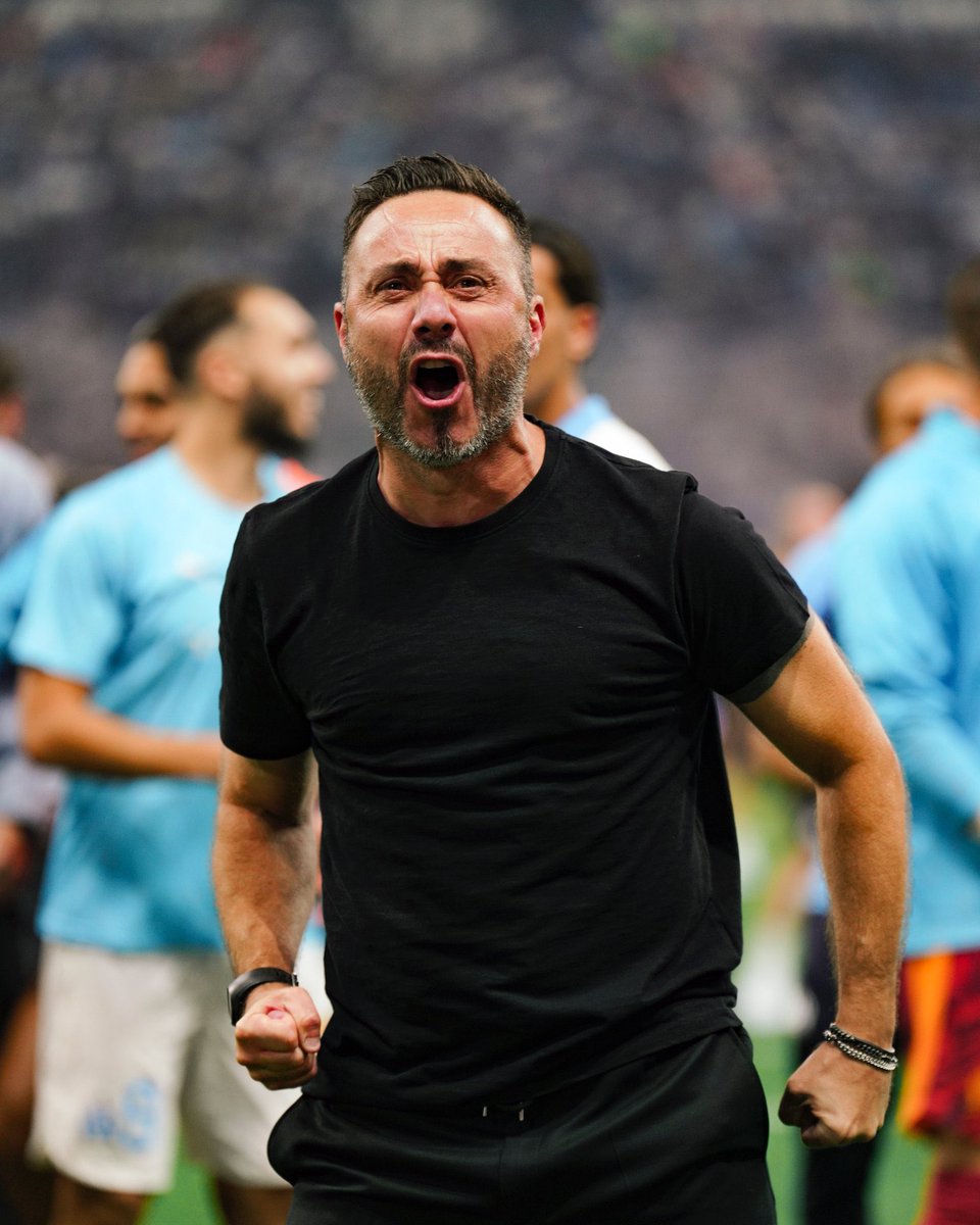 🎙️Roberto De Zerbi : « J’ai dit à Pablo Longoria que l'une des raisons pour lesquelles je suis venu à l’OM, c’était pour battre le PSG, parce qu’ils représentent le pouvoir et moi le pouvoir je n’aime pas ça. » via <a href="/ligue1plus/">L1+</a>

C'EST L'ENTRAÎNEUR DE MA VIE. 🥹