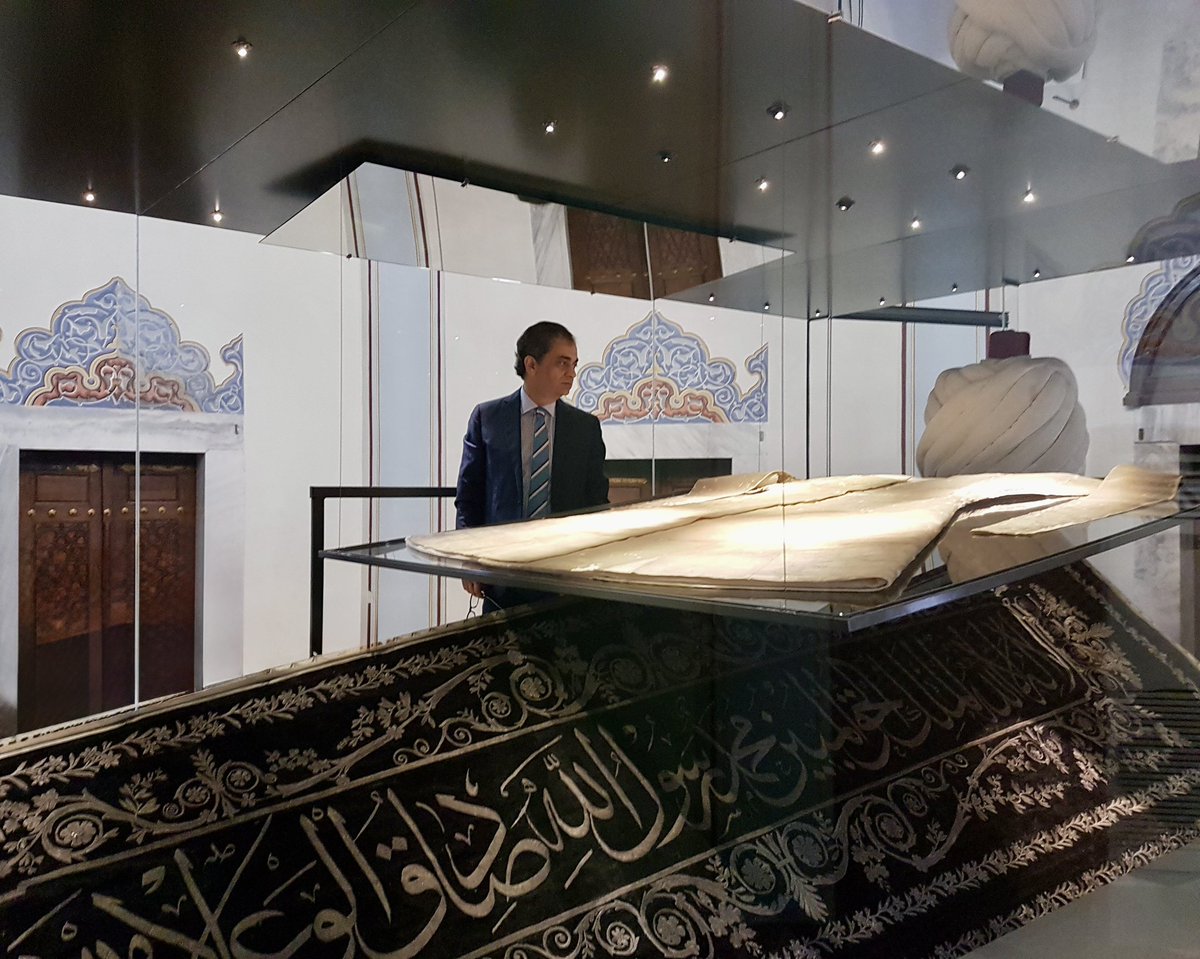 Cihan Sultanı, kudretiyle olduğu kadar adaletiyle de tarihe mührünü vuran Yavuz Sultan Selim Han’ı vefatının sene-i devriyesinde Rahmetle anıyoruz.

Mekânı cennet olsun.