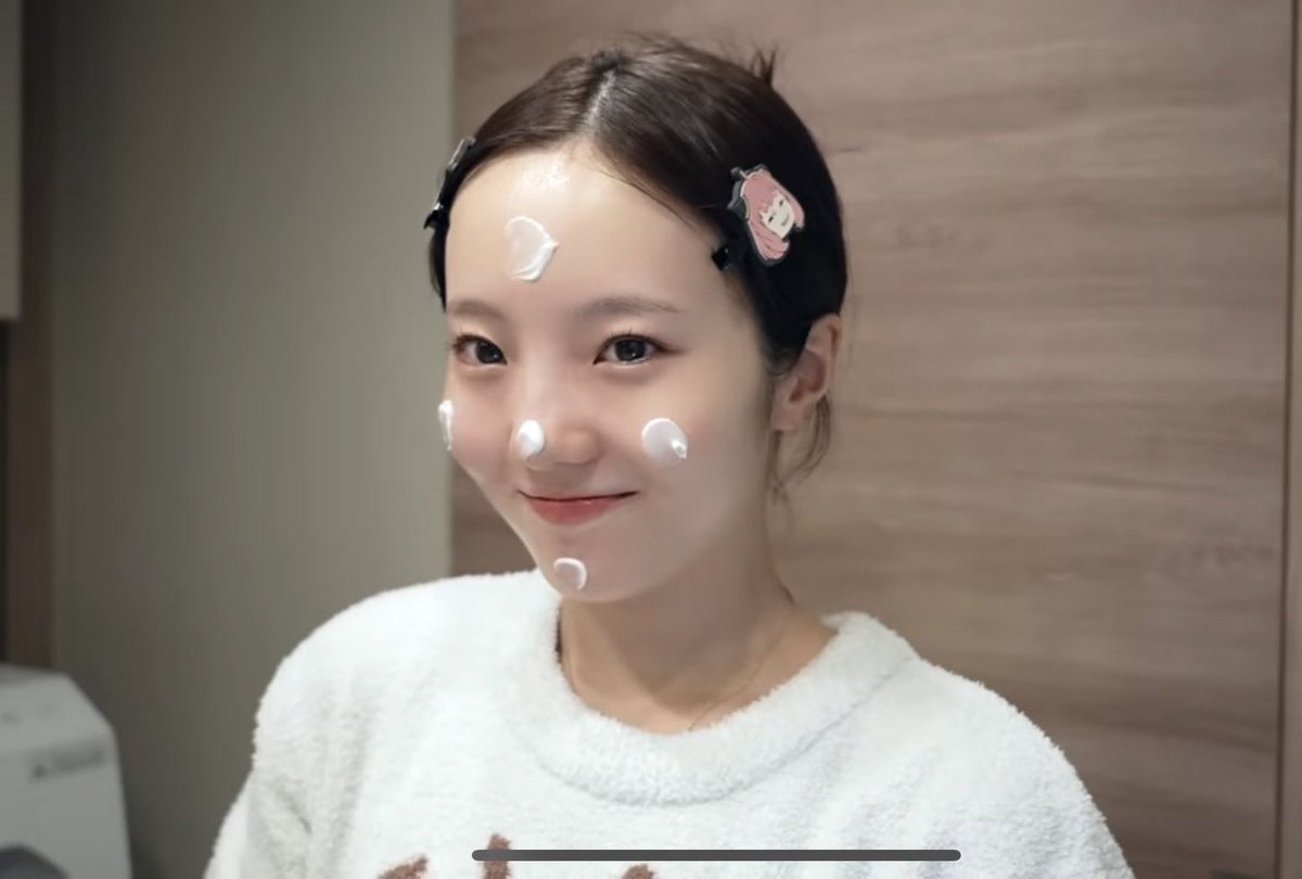 本田真凜ちゃんが紹介してたキュレルのクリーム使ったら肌モッチモチなった...乾燥によって粉吹きしてたけど口周りもメイク崩れないし、肌の治安もめっちゃ良くなった。