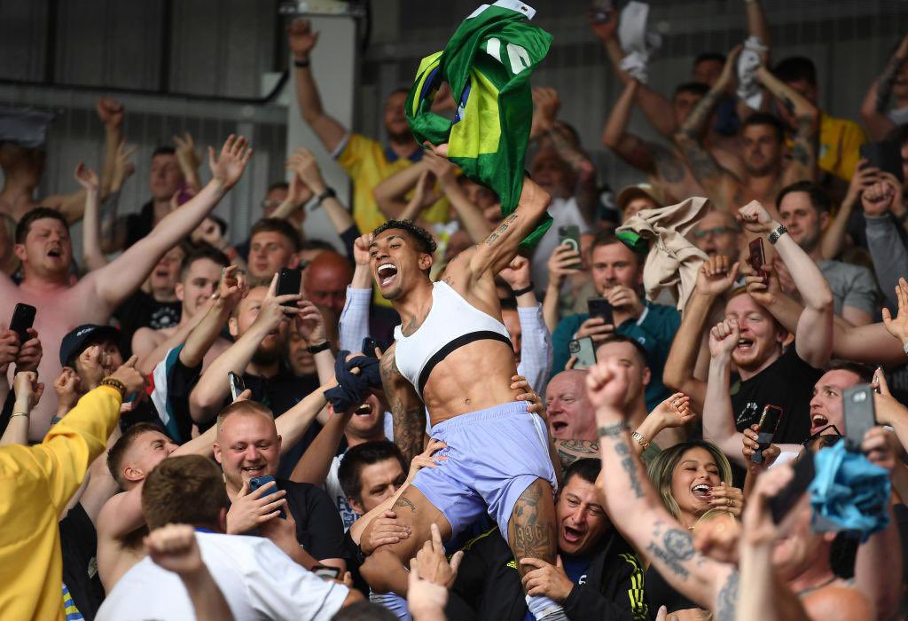 AllDayLUFC's tweet photo. From saving Leeds from relegation, walking the length of the pitch on his knees, dream move to Barca.

Now Raphinha finishes 5th in the Ballon d’Or rankings (deserved higher).

Special player we had the privilege of watching in a Leeds shirt.

#LUFC https://t.co/27QIhMTx8P