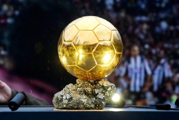 FRMFXtra's tweet photo. 🚨🚨 𝑶𝑭𝑭𝑰𝑪𝑰𝑬𝑳 : Achraf Hakimi termine 6ème au Ballon d’Or 😳

On est fiers de toi @AchrafHakimi ❤️ Le Ballon d’Or du peuple 🇲🇦

RDV aux #FIFATheBest inshallah 🙌 https://t.co/hLr6vUKtsI