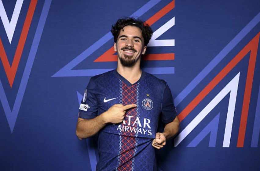 GioVitinha_'s tweet image. 🚨🚨🚨🚨🚨🚨

Vitinha termine 3eme du Ballon D’or ! 

#BallonDor