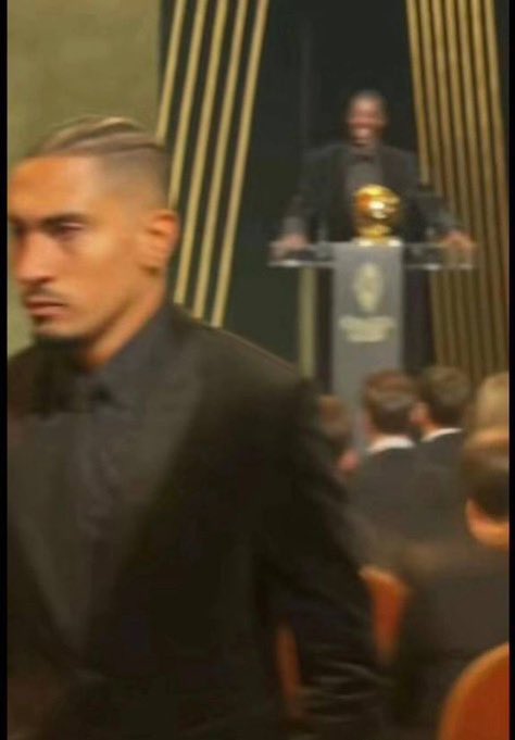fw_hish's tweet photo. @ballondor 🤣 https://t.co/TjAeoJaNhu