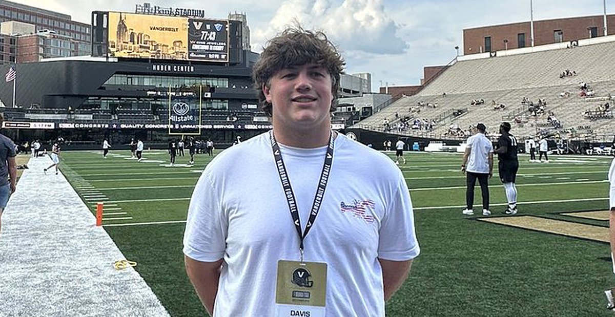 Vanderbilt impressed Highlands Ranch (Colo.) Valor Christian 2028 offensive lineman Davis Moon 247sports.com/college/vander…