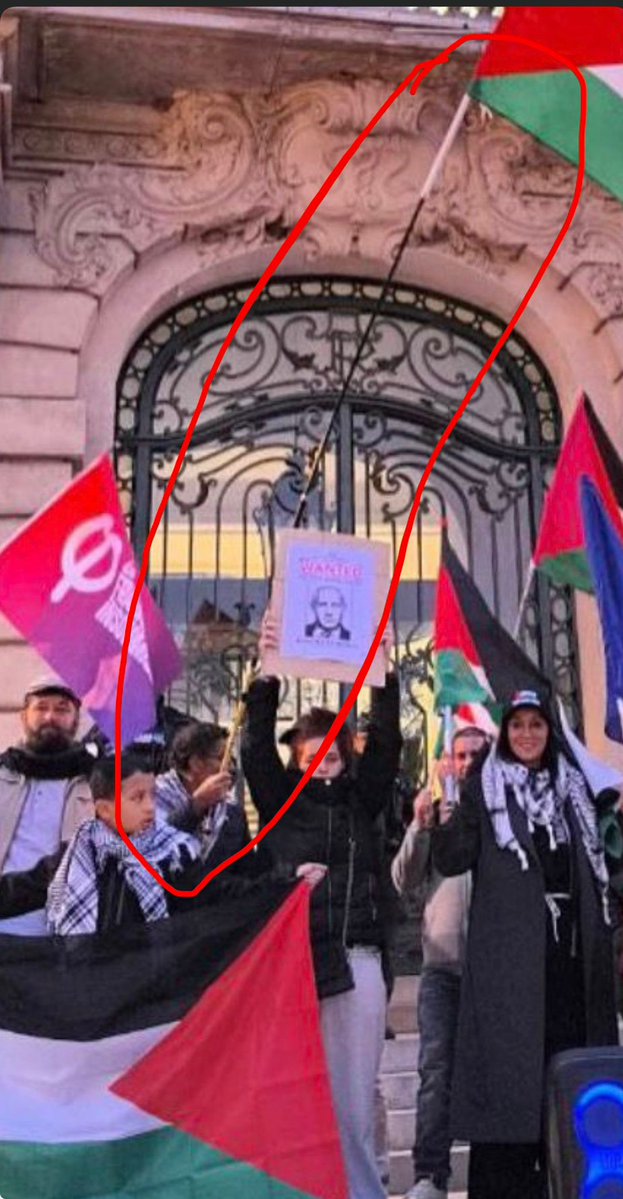 Béatrice Roullaud (@roullaudbeatric) on Twitter photo Monsieur le Maire <a href="/jf_cope/">Jean-François Copé</a>, en trente ans de règne vous avez réussi à faire de la ville de #Meaux la quatorzième ville de France 🇫🇷 la plus marquée par l’entrisme islamique.
On le voit là ce soir, avec ces drapeaux palestiniens brandis en étendard à la gloire du Hamas.
Vous Monsieur le Maire <a href="/jf_cope/">Jean-François Copé</a>, en trente ans de règne vous avez réussi à faire de la ville de #Meaux la quatorzième ville de France 🇫🇷 la plus marquée par l’entrisme islamique.
On le voit là ce soir, avec ces drapeaux palestiniens brandis en étendard à la gloire du Hamas.
Vous