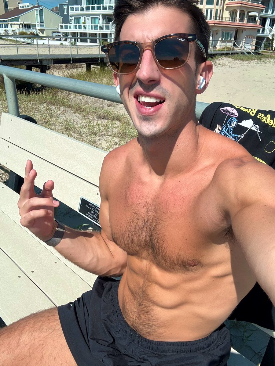 JoeySacco9's tweet photo. 🤓🤪✌️ https://t.co/kiXKeleULj