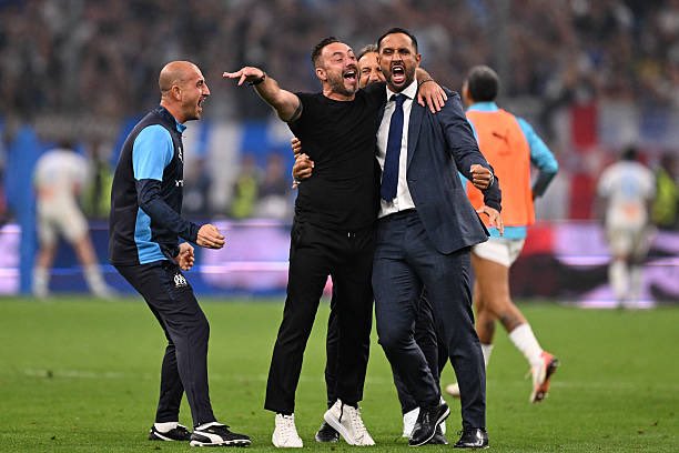 CHI SIAMOOOO ? 💙🤍