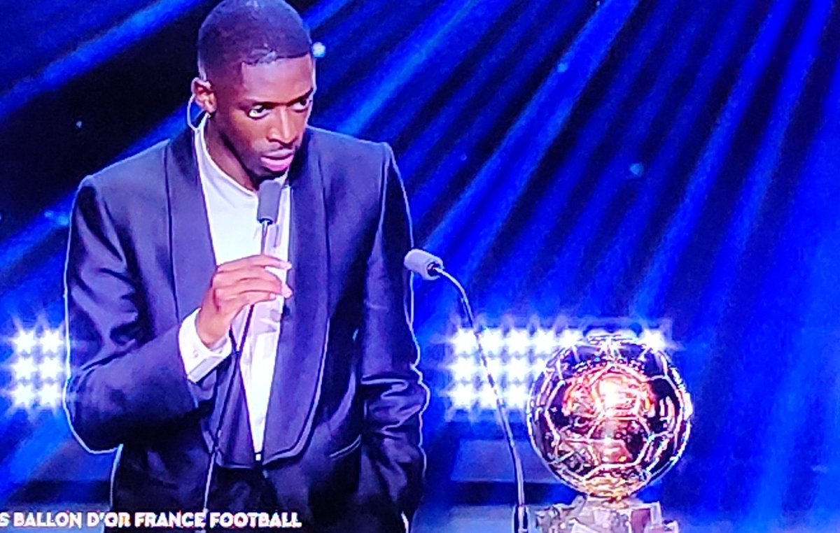 Ça dérange que moi que le mec gagne le Ballon d'Or sponsorisé par le propriétaire de son club, après avoir gagné la LdC sponsorisée et diffusée par le propriétaire de son club ?

Ballon d'Or dont l'ancien patron recevait des cadeaux du QSG puis a été embauché par le QSG.