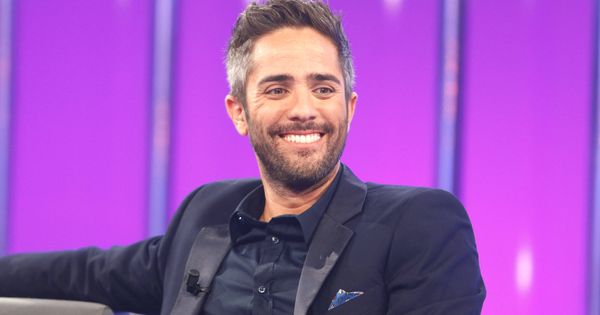 ¿Con cuál de estos dos últimos presentadores de Operación Triunfo te quedas? 🤔

🔄 Chenoa 
❤️ Roberto Leal 

#OT2025 #OTGala1