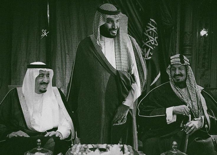 saudd5020's tweet photo. #اليوم_الوطني_السعودي_95 🇸🇦 

مِنِّي عليكم ياهل العوجا سلام 🇸🇦
اختص ابوتركي عَمَا عين الحريب🇸🇦

ياشيخ باح الصبرمن طول المقام🇸🇦 
يا حامِي الوَنْدَات يارِيْفالغَرِيْب🇸🇦 https://t.co/7w77Oq4tbI