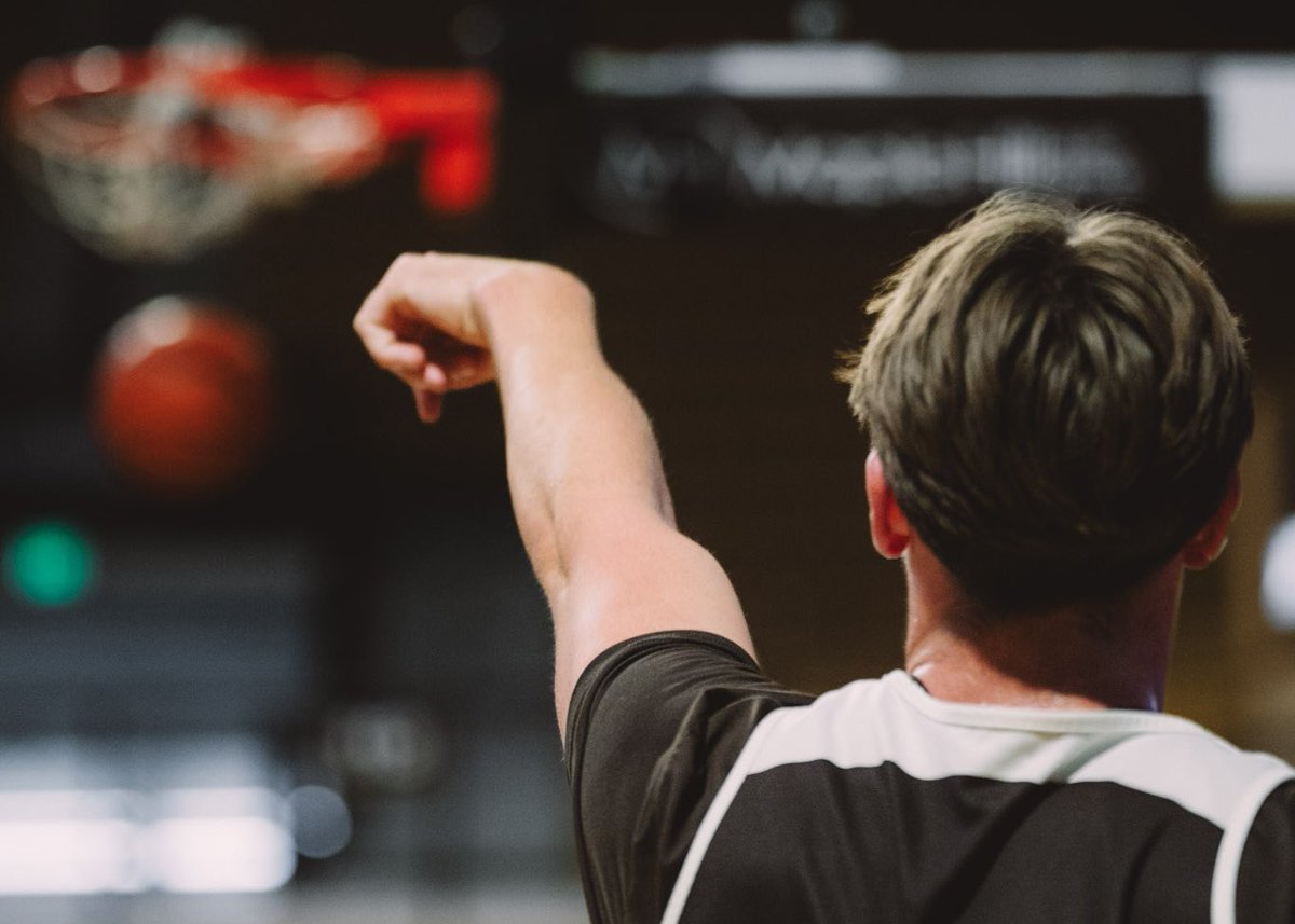 WMUMBB's tweet image. Day 1️⃣ in the 📚

#BroncosReign