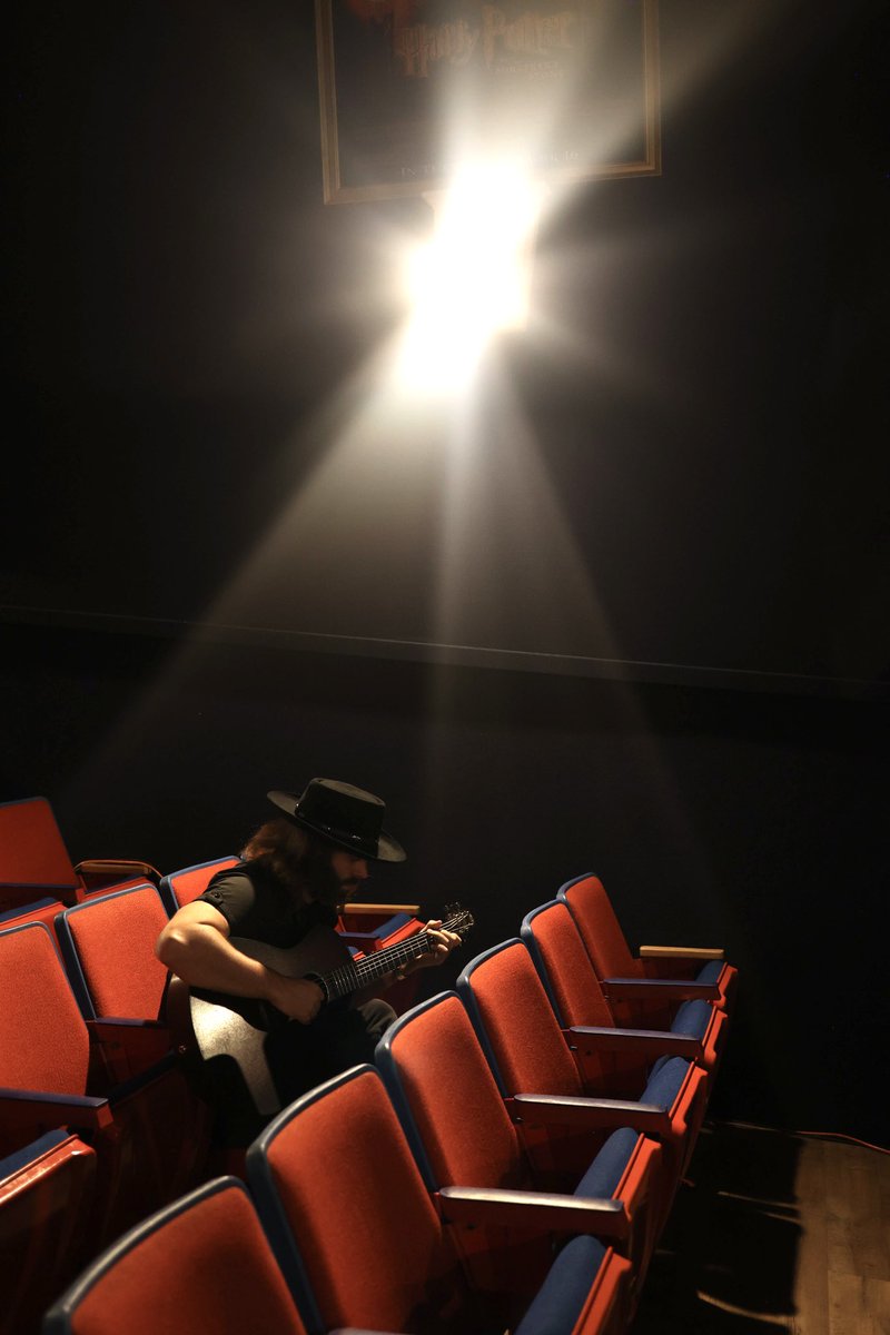 CJSolar's tweet image. About to board my flight back from @mvsongwritersfest but wanted to say a big thanks to @mattcasey33 for the hard work he does to put this thing on! Thanks to everyone who came to watch me and all the other super talented songwriters! Had a blast and can’t wait to be back!