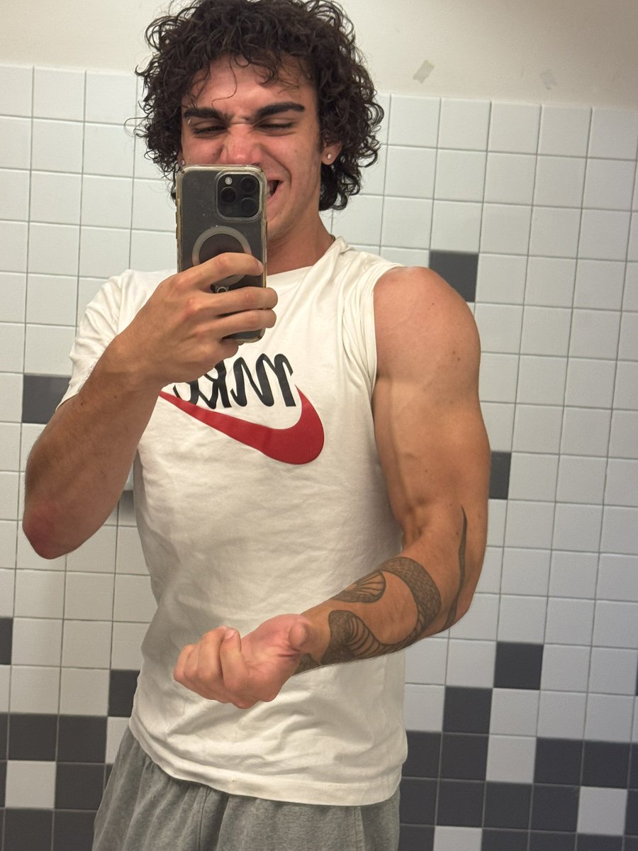 looking like a greek god while walking through campus. You peasants could never imagine. Now pay your respects with tributes, losers. 

<a href="/diamond__here/">Diamond</a> <a href="/RT4MastersBR2/">RT4Masters 🔄 🌎</a> #findomgod #findom #gayfindom