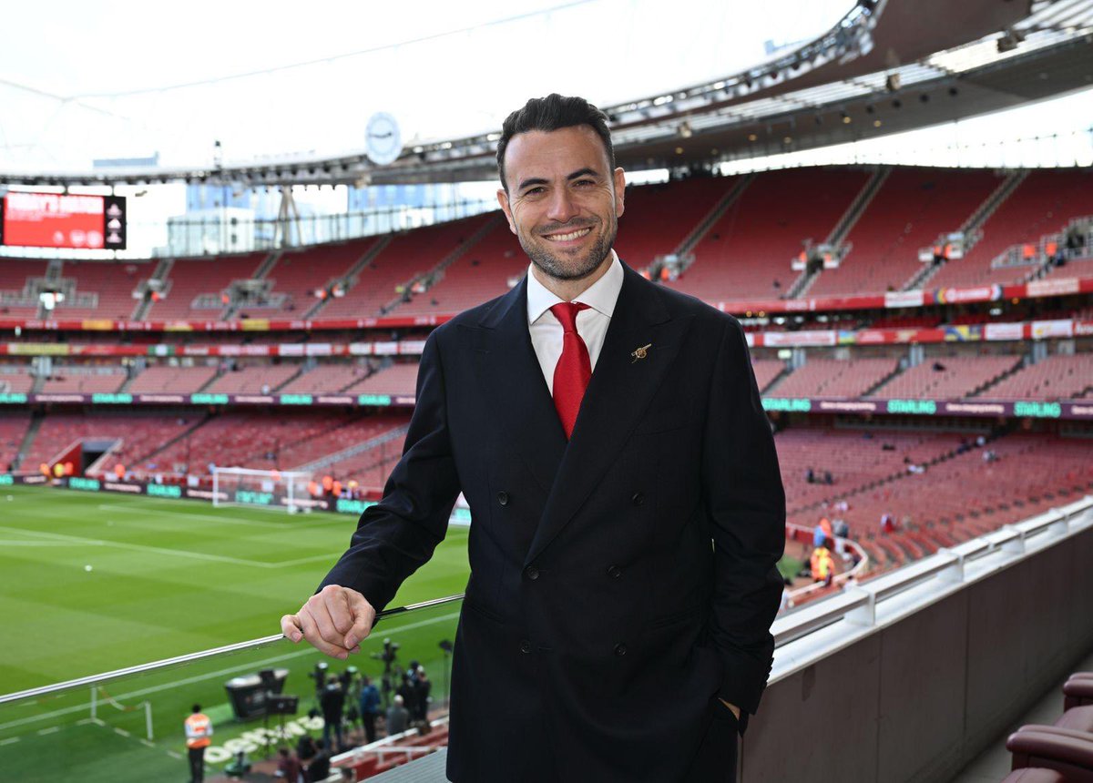 🆕 Alumni In The Boardroom. A toast to <a href="/benwinston/">Ben Winston</a> and his appointment, a massive last gasp Martinelli strike, line up dilemmas and pressure to deliver success. On all podcast platforms or ⬇️

megaphone.link/COMG8109164422