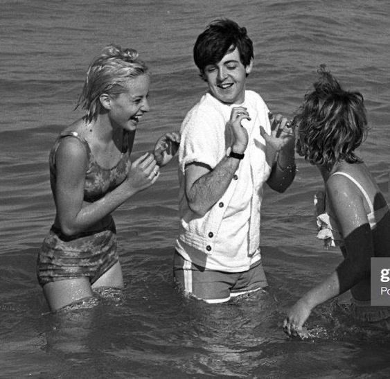 blushhirai's tweet image. ok girl whatever