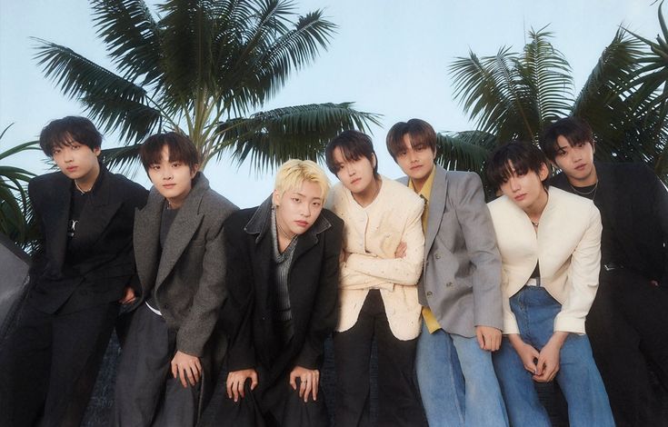 StarfallYun's tweet photo. Still cant believe this was our last ever ot7 photoshoot https://t.co/tVhrfmvUED