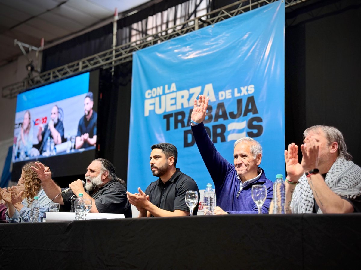 SergioOPalazzo's tweet photo. Hoy junto a integrantes del Movimiento Obrero, en el estadio Atenas de La Plata y con la presencia del Gobernador Axel Kicillof, Jorge Taiana y todos candidatos lanzamos la campaña para el 26/10 para Diputados nacionales. https://t.co/Gf7ssReMYQ