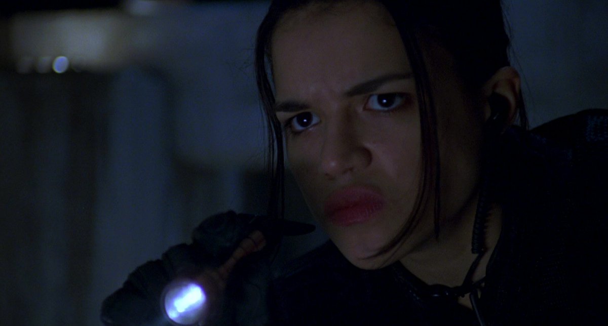 screenscaps's tweet photo. michelle rodriguez in resident evil (2002) https://t.co/0WVLH87z6D