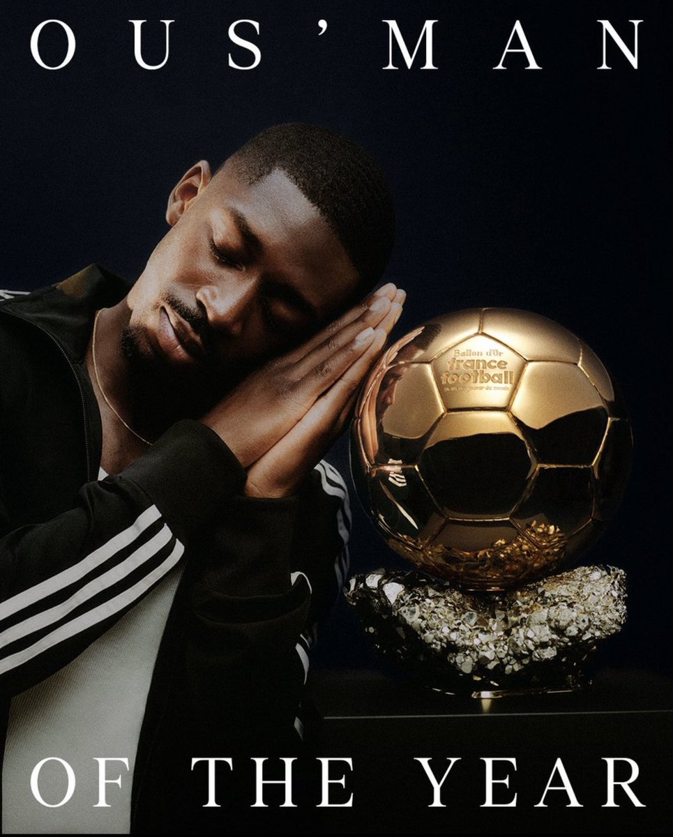 La photo est folle 🌕

Merci <a href="/adidasfootball/">adidas Football</a> pour ce miel 

#BallonDor