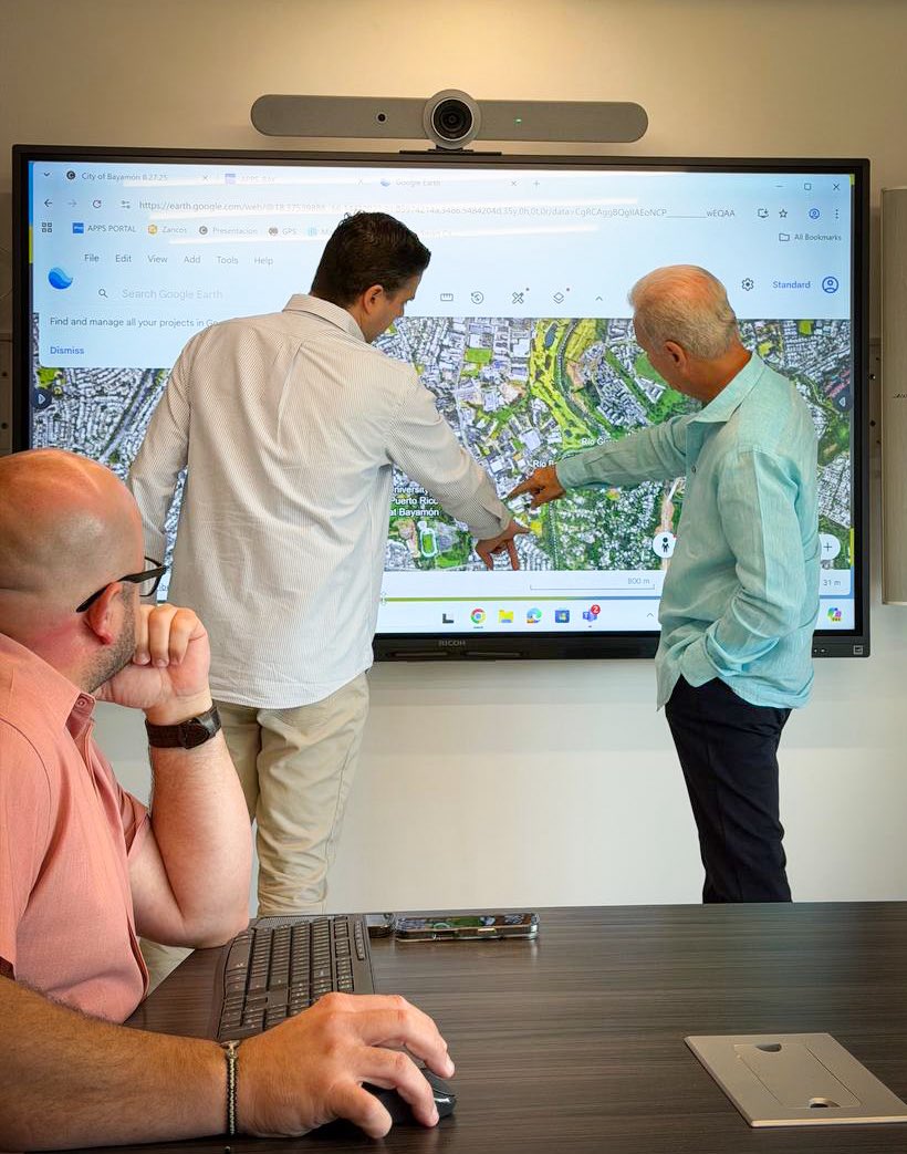 pridcopr's tweet image. El DE de PRIDCO, Roberto Lefranc, se reunió con el alcalde de Bayamón, @ramonluisrivera , para coordinar mejoras en facilidades industriales que impulsarán la llegada de nuevas empresas y fortalecerán el desarrollo económico de la ciudad. #PRIDCO