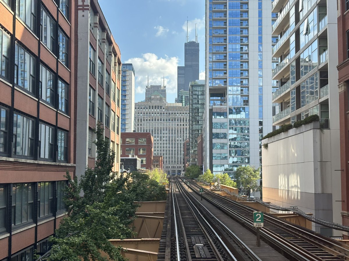 north0fnorth's tweet image. few things better than chicago in september