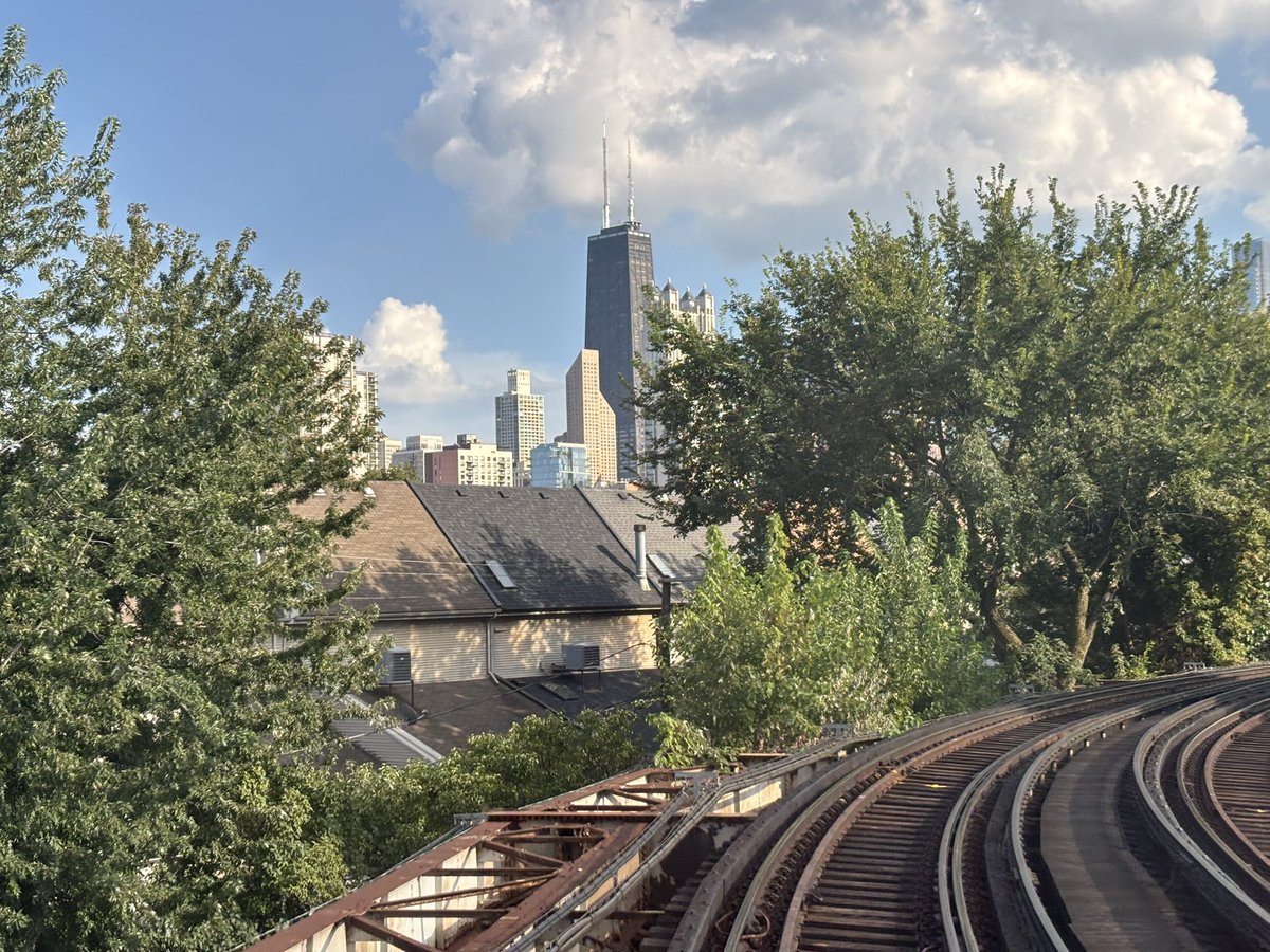 north0fnorth's tweet image. few things better than chicago in september