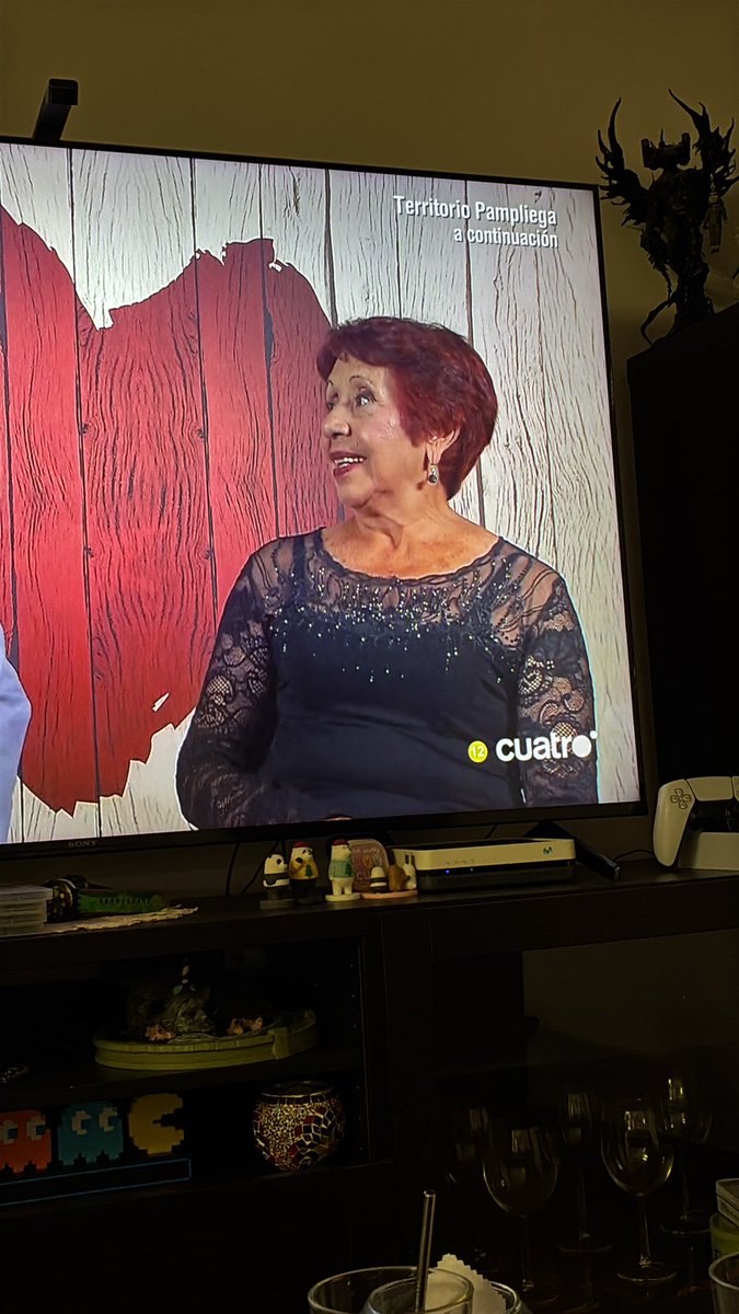 DANIELKOVALJEV's tweet photo. Menos mal hay anestesia porque esta mujer taladrandone una muela y los oídos al mismo tiempo debe ser una tortura china. #Firstdates22S https://t.co/uDEvmToqNs