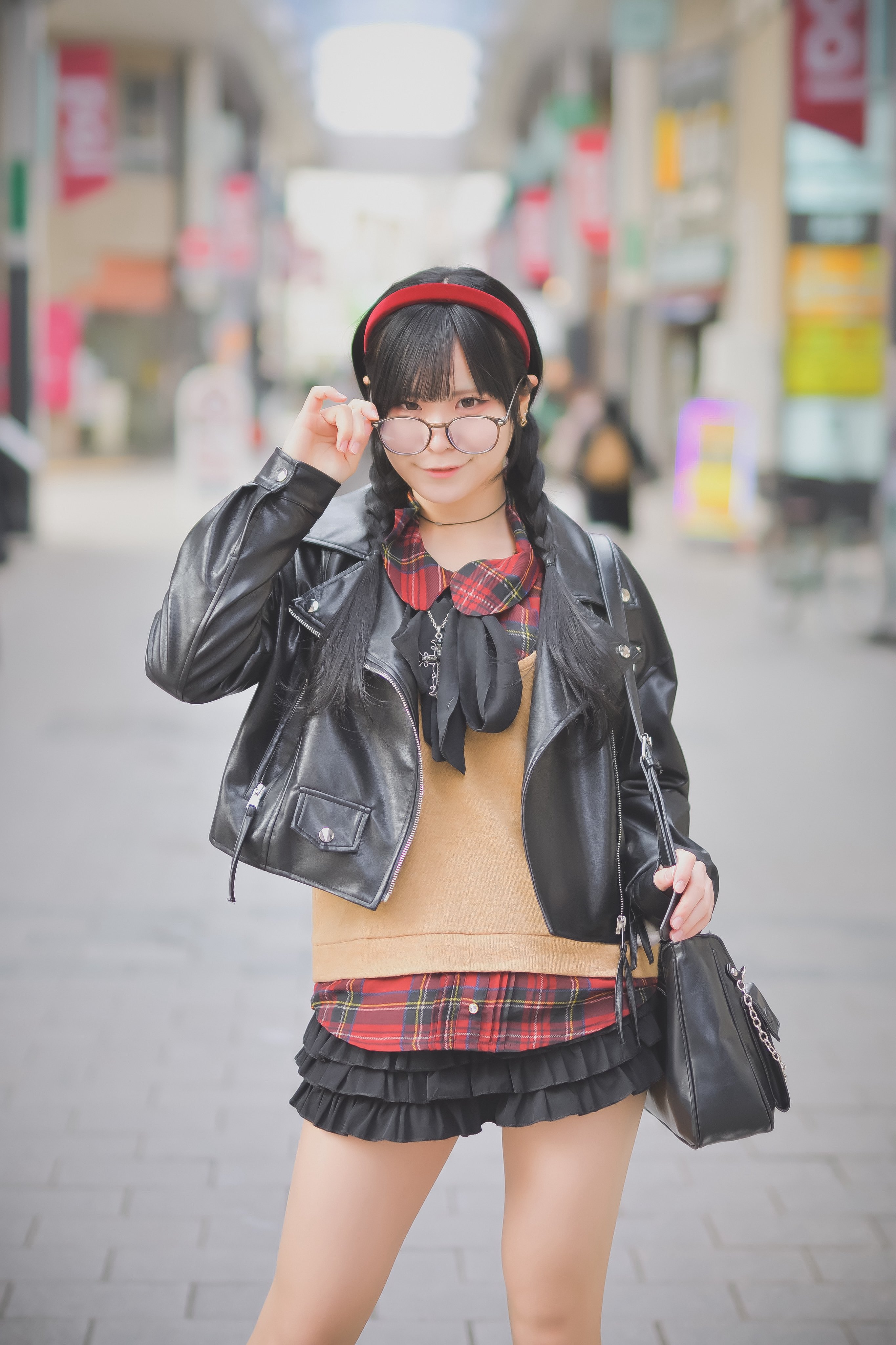 photoism サイン入りポートレート写真 4枚セットKARAギュリ Amazon.co.jp: 三葉ちはる 直筆サイン入り チェキセット : おもちゃ