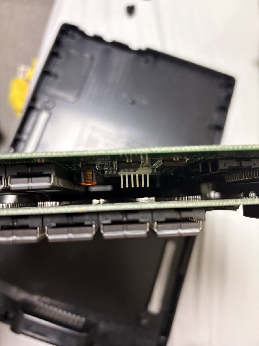 mituruab's tweet image. #CAPCOM 
#アーケード基板
#cps2
 Suicide battery cut out