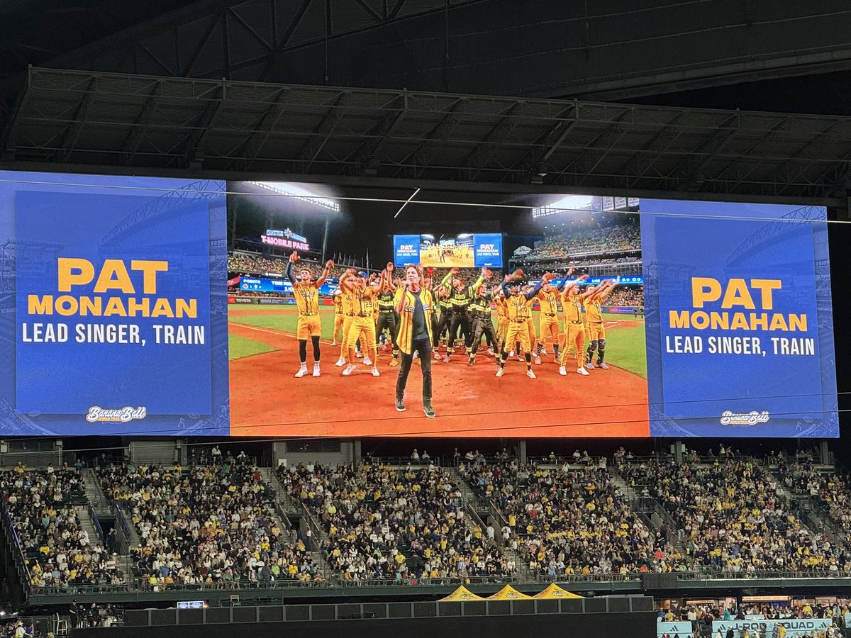 Crowd of 47,000 in Seattle. 1 James Paxton, 1 Pat Monahan of Train included. And a Bananas win!