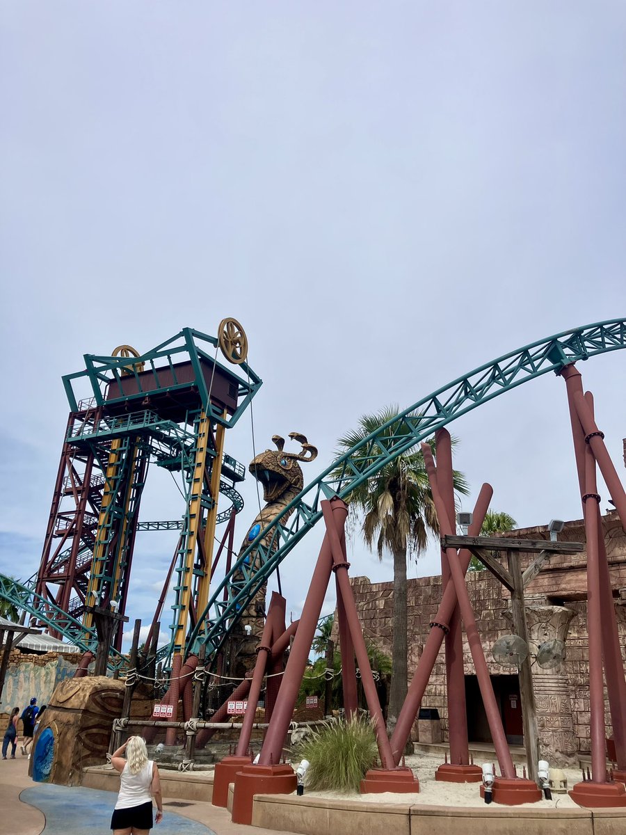 After hearing all the horror stories, I went into Busch Gardens with very low expectations but, we’ve had the best day! 

Stunning park, love all the animals amongst the rides.

Everything was pretty much walk on with good operation and the dining plan saved us loads of money!